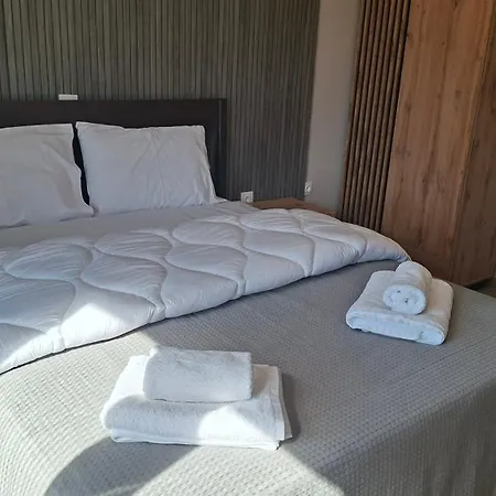 Elite * Ακράτα